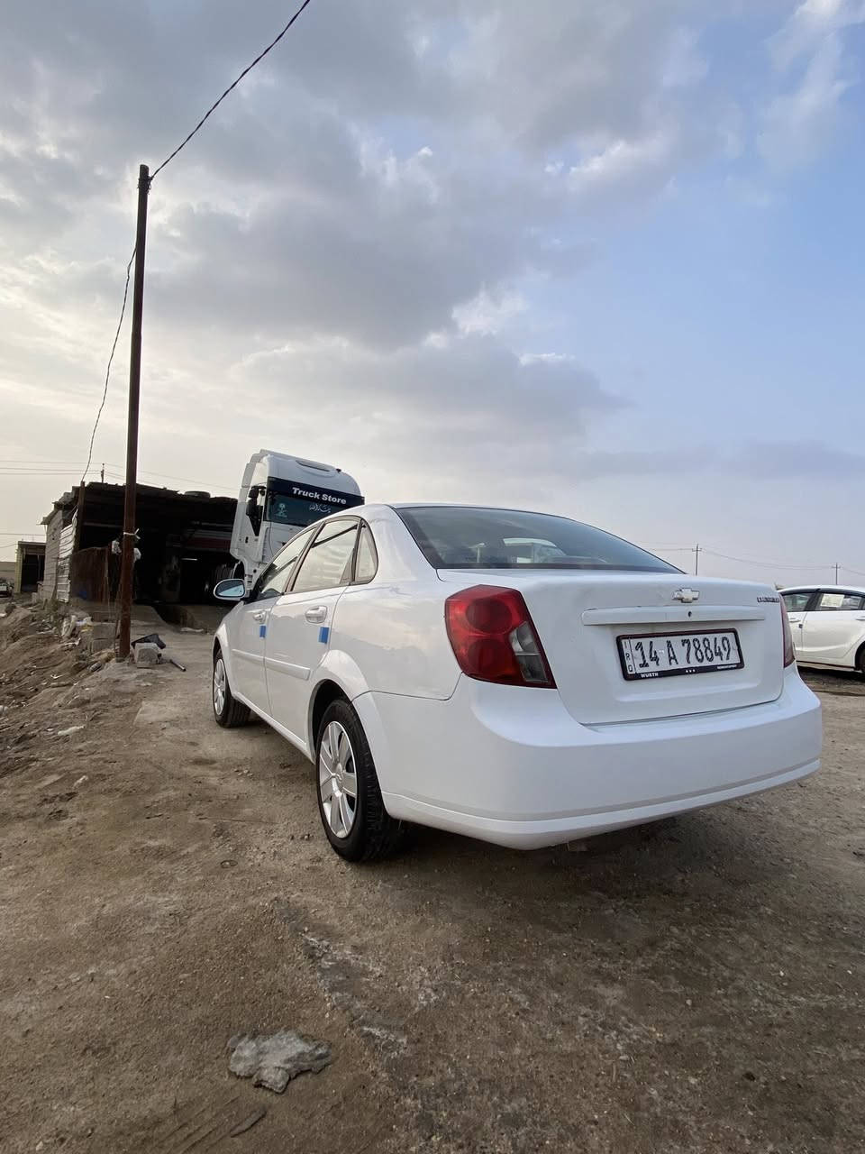 السلام عليكم اوبترا ٢٠١١للبيع 
بدون ظربه وبدون تبديل بيها فقط صبغ بالباب الخلفي الأيمن جاهزه مكينه وكير وحداديه كهربائيات دواخل نظيفه بأسمي سنويه ٢٧ مكلف بالنشر وهذا رقم راعيها *********** مكاني ناصريه مركز  السعر ٧٢
