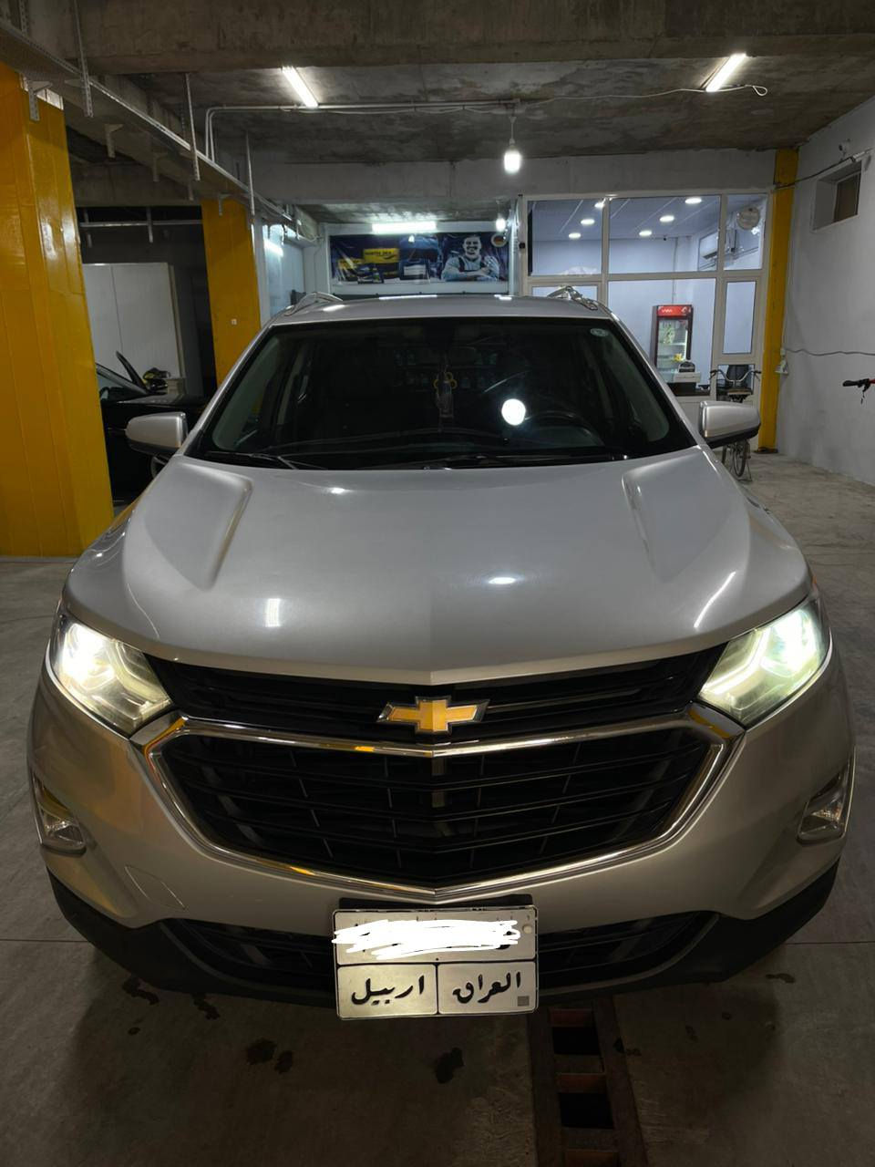 شوفرليت اكينوكس موديل 2018
ماشيه 165 كم قابل للزيادة
سيرفس عام للسيارة 
ايرباك سليم، حجر كزوز موجود
السيارة داخله كلين بدون صبغ وحاليا بيها قطعه وحده صبغ بالعراق بدون داخل
كير ومكينة مكفول ومكينة 15 توربو
السبير مال نازل، مواصفات السيارة LT
رادار بالمري والسيارة بصمة تشغيل
الكشنات هيتر وتبريد شغال
كوبون بيها بانزين ورقي موجود
 هزه جديد والسنويه منتهي شهر 6 سنة 2025
وكاله وتحويلها نفس اليوم 
 سعرها 127 $ ومجال عنوان السيارة اربيل 
***********  -- *********** أربيل, العراق
