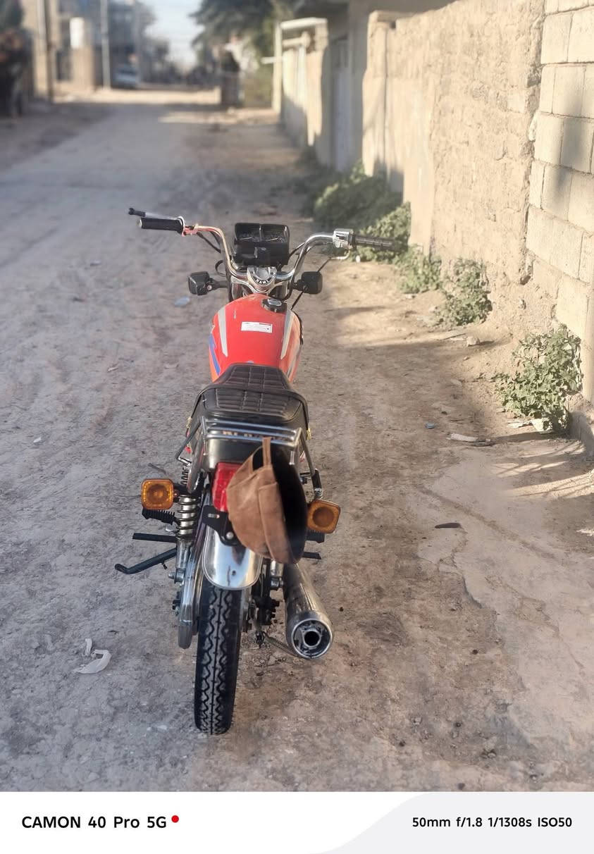 عمي سلام عليكم تايكر موديل عشرين 20 لغراض كله جديد 26لسعر 400 وبيهه مجال للطيبين رقم الاول   ***********
الثاني  ‏‪***********‬‏ تحياتي 🤍🤍
