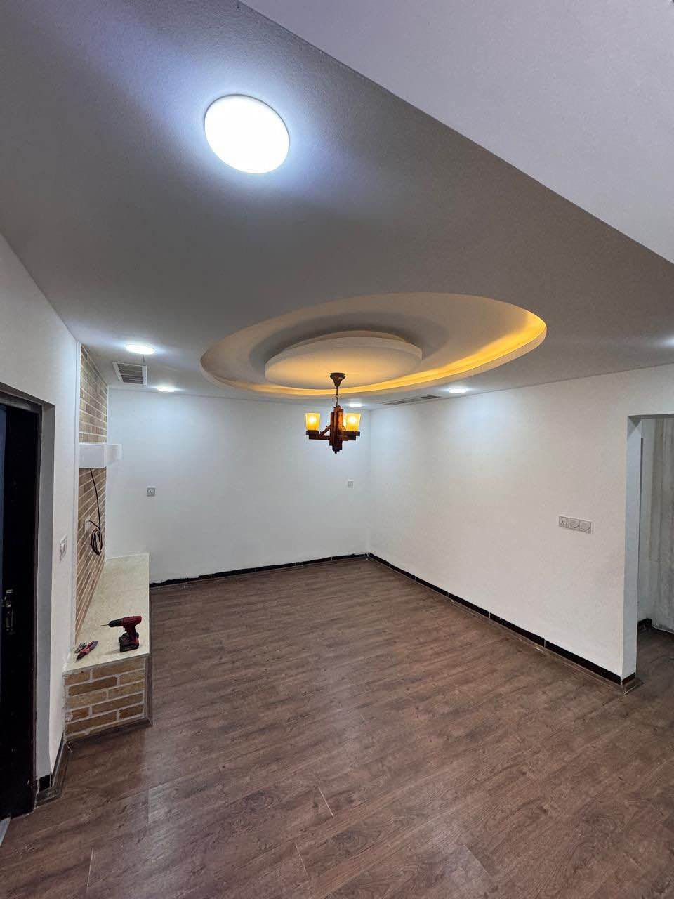 بيت للبيع بالمهندسين خلف شقق بلص لايف
200م
3غرف وصالة
هو والاثاث 
سعره 
110,000$
للتواصل

*********** أربيل, العراق
