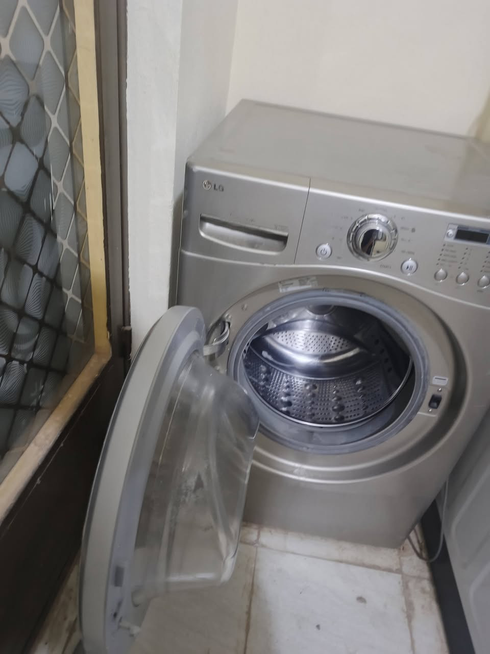 غساله اوتماتيك LG قياس 24 كيلو 500
مجمده صناعيه كوريا تجميدها كولش حلو 200
طخم 10 مقاعد 400
بلازمه قياس 75 كولش كبيره 500


**إذا كنت صاحب هذا الإعلان وتريد حذفه لأي سبب، رجاءا أرسل رسالة إلى الدعم الفني**