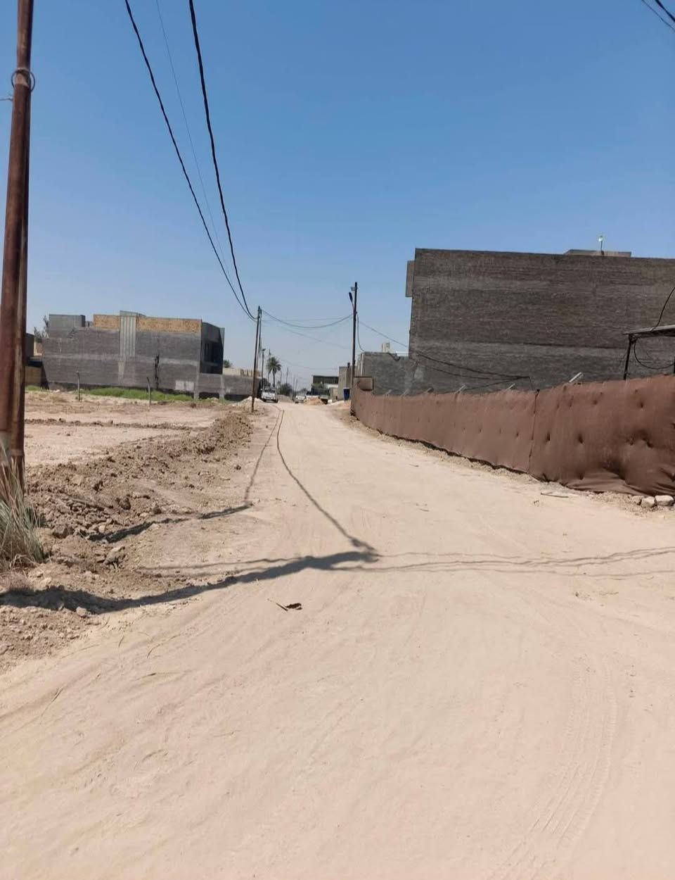 سلام عليكم يوجد الدينا قطع اراضي خلف معمل الغاز الحكومي نهايت نادر الثالثه سند ٢٥ قطع متعدي المساحات ١٠٠ متر ١٥٠ متر ٢٠٠ متر ٢٥٠ متر الاستفسار. اكثر على رقم الهاتف ***********
