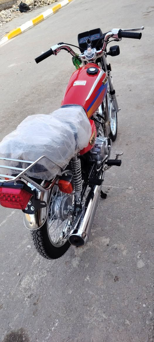 سلام عليكم دراجه وكيل صارله ٢٠يوم من طالعه مكفوله كفاله عامه وراق سكنر سعر ٩٥٠وبيه مجال وراق سكنر شراي يخابر ***********
