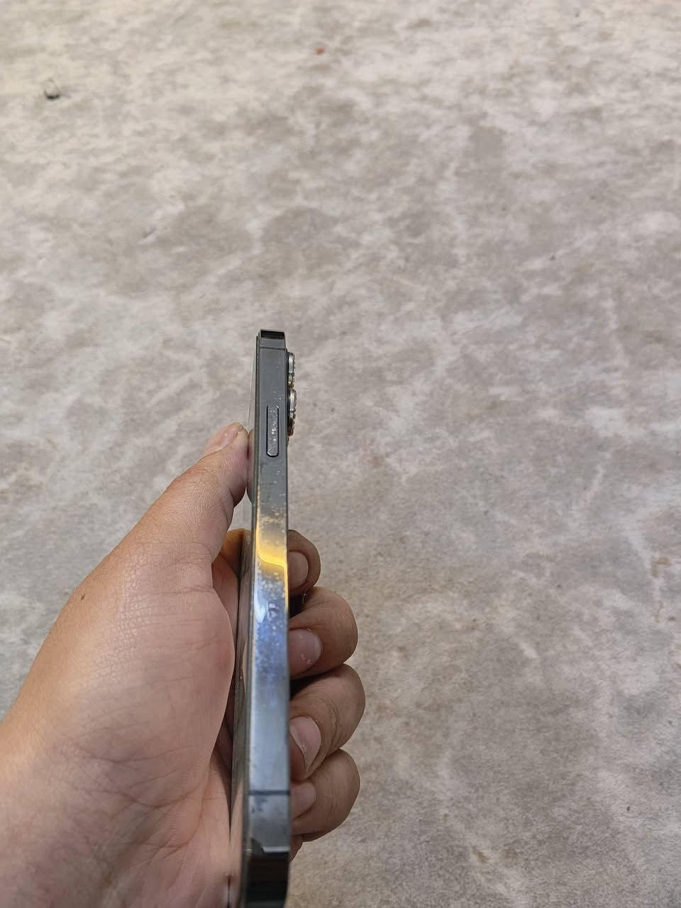 للبيع – iPhone 12 Pro 
الموبايل نظيف ومرتب
🔧 مبدل شاشة أصلية
🔋 مبدل بطارية
✅ كلشي شغال 100% بدون أي مشاكل
السعر: 240 الف
الموقع: بغداد – جكوك
📞 ***********
