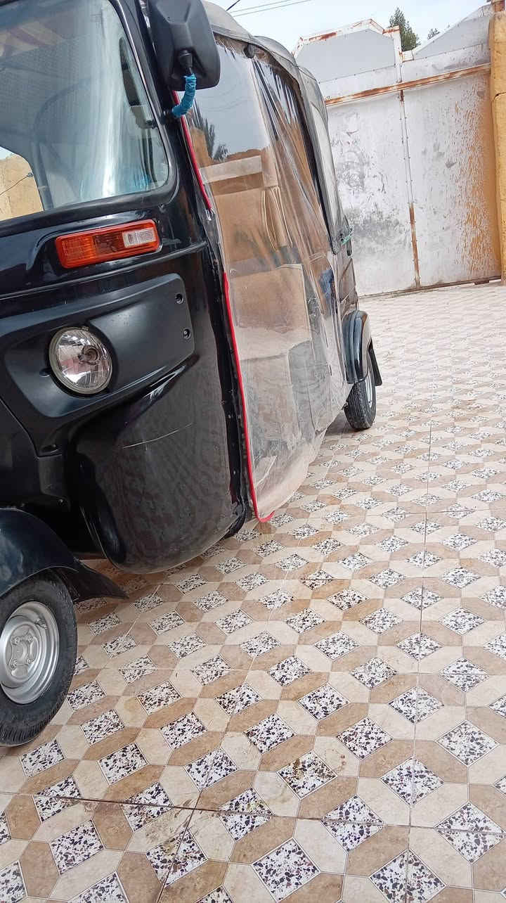 سلام عليكم  تكتك للبيع  2022محرك ما مفتوح بيه بس تكمه او رقمه نكليزي او ثاني يوم اب اسمك الدراجه نفس البل صوره الدراجه اب 8250 او بيه مجال قليل ***********
