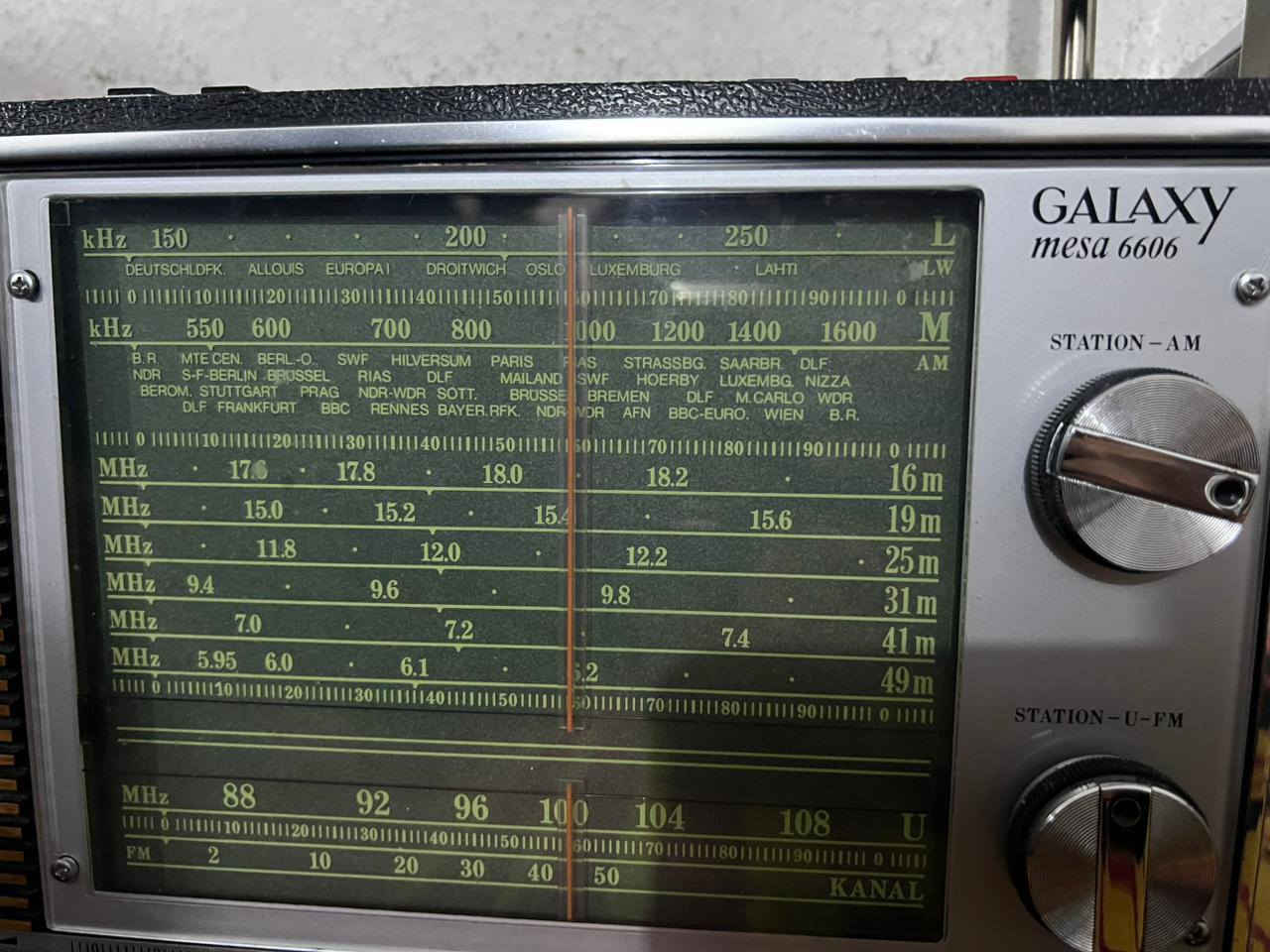 سلام عليكم راديو نورمندي الماني للبيع  موجات متوسطة وقصيرة و FM نظيف جدا وصوت واضح 
للاستفسار ع الخاص او واتساب ***********
