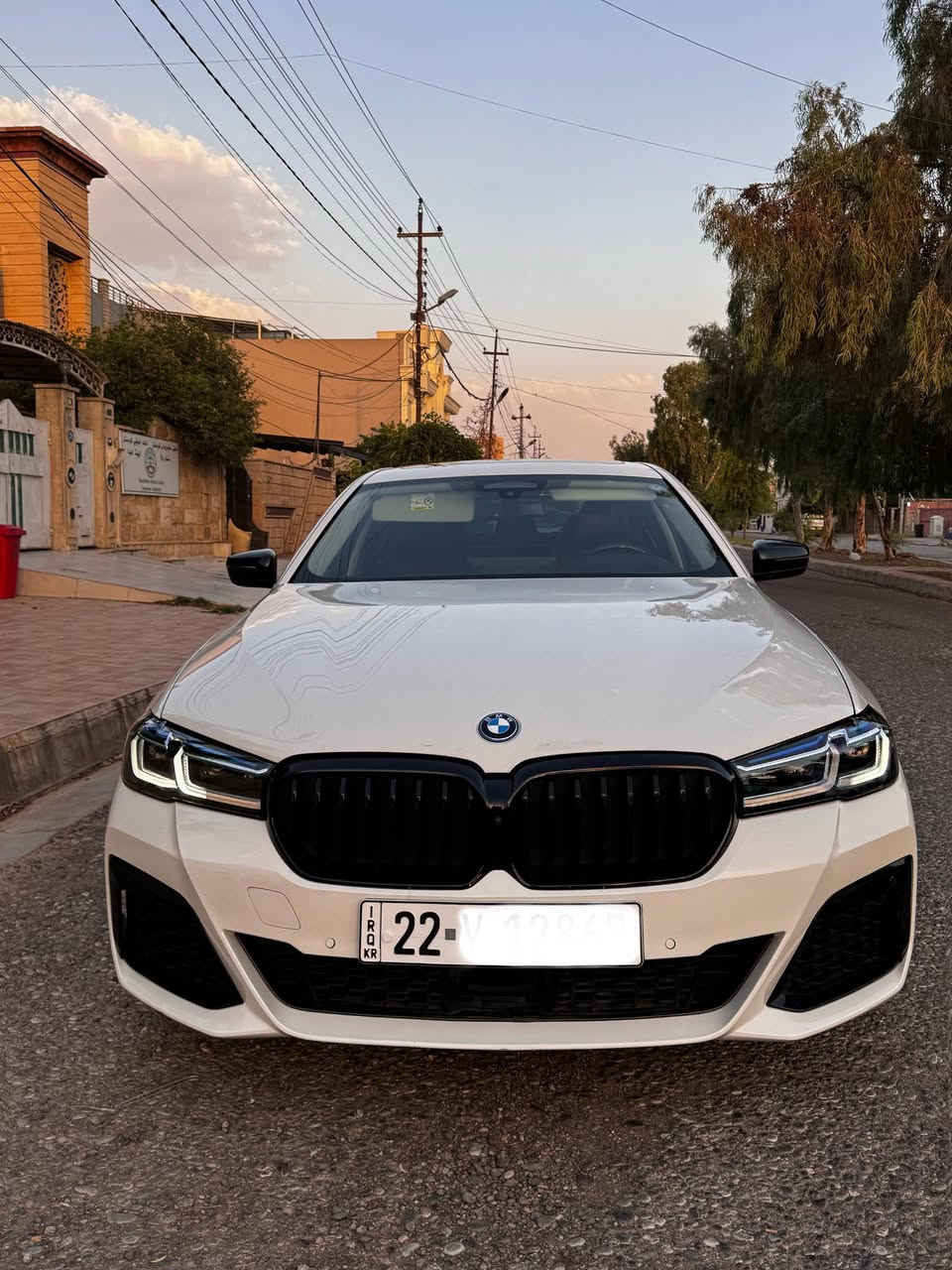 530e 2022
استيراد خاص مو امريكيه  يعني المانيه 

اخوان السياره كل المواصفات بيهايعني individual.  

 الأبواب شفط 

لايت ليزر بلادي 

كامرات محيطيه 

بردات

إيماءات صوت يعني تعلي وتنصي وتقلب بلشاشه عن بعد 

داتاشو

كشنات تدفئة وتبريد ومساج 

ام باكج بلادي 

قيادة ذاتيه 

اوتو بارك تطبك نفسها

حساسات استشعار توقف عن الاقتراب 

رادارات كل الجوانب وأمامي وخلفي 

فتحة سقف

صندوق كهرباء 

كهرباء وهايبرد وبانزين 

قدرة حصانيه ٣٩٢ 

رقم اربيل وباسمي 

هزه جديده 

السعر ٣٤٥ 

ماشيه ٧٨ الف كيلو متر 

للاستفسار ***********
