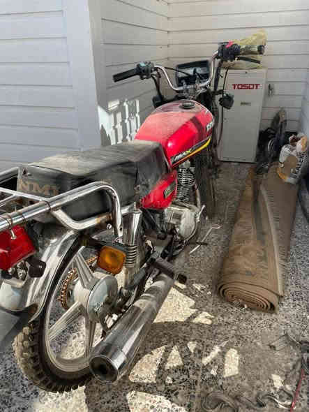 سلام عليكم ايراني سيفان دراجة شغاله مابيه شي عوزهة ميزانيه فقط كهربايات شغاله سعره150 وبيهة مجال قليل مكاني بغداد الشعب الاستفسار***********
