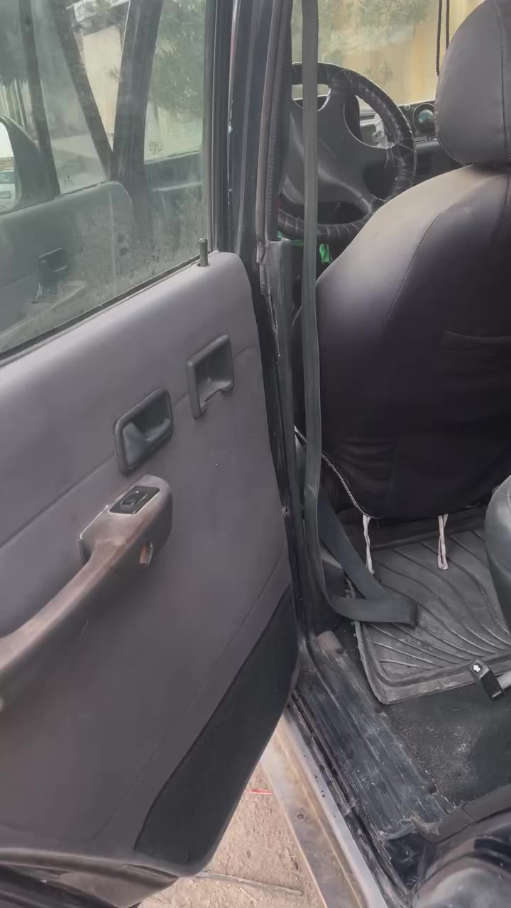 محرك بانزين بلاد جديد والسيارة مكفولة من الضربة والصبغ والتبديل .. رقم الماني وراعيها يريد تحويل ..
السعر 50 المكان ميسان 
واتساب فقط ***********
