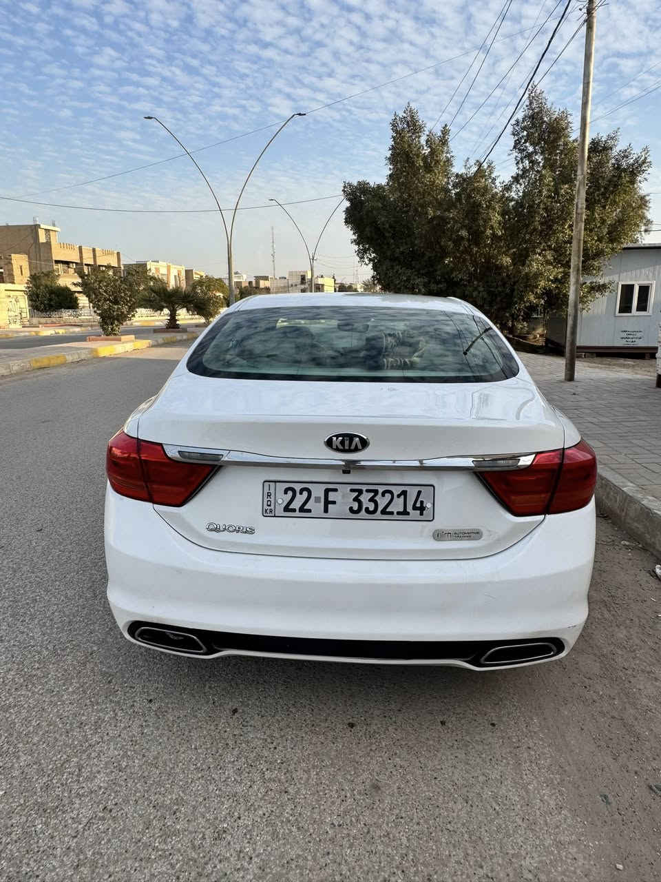 السلام عليكم 

كوريس للبيع 
الفئه الثانيه  6 سلندر 
2014 خليجه مصبوغه عاام 
السياره حالتها جدا ممتازه ربع ما ينصرف عليها 
ب 125 ورقه وبيه مجال 
مكانها رمادي 
***********
