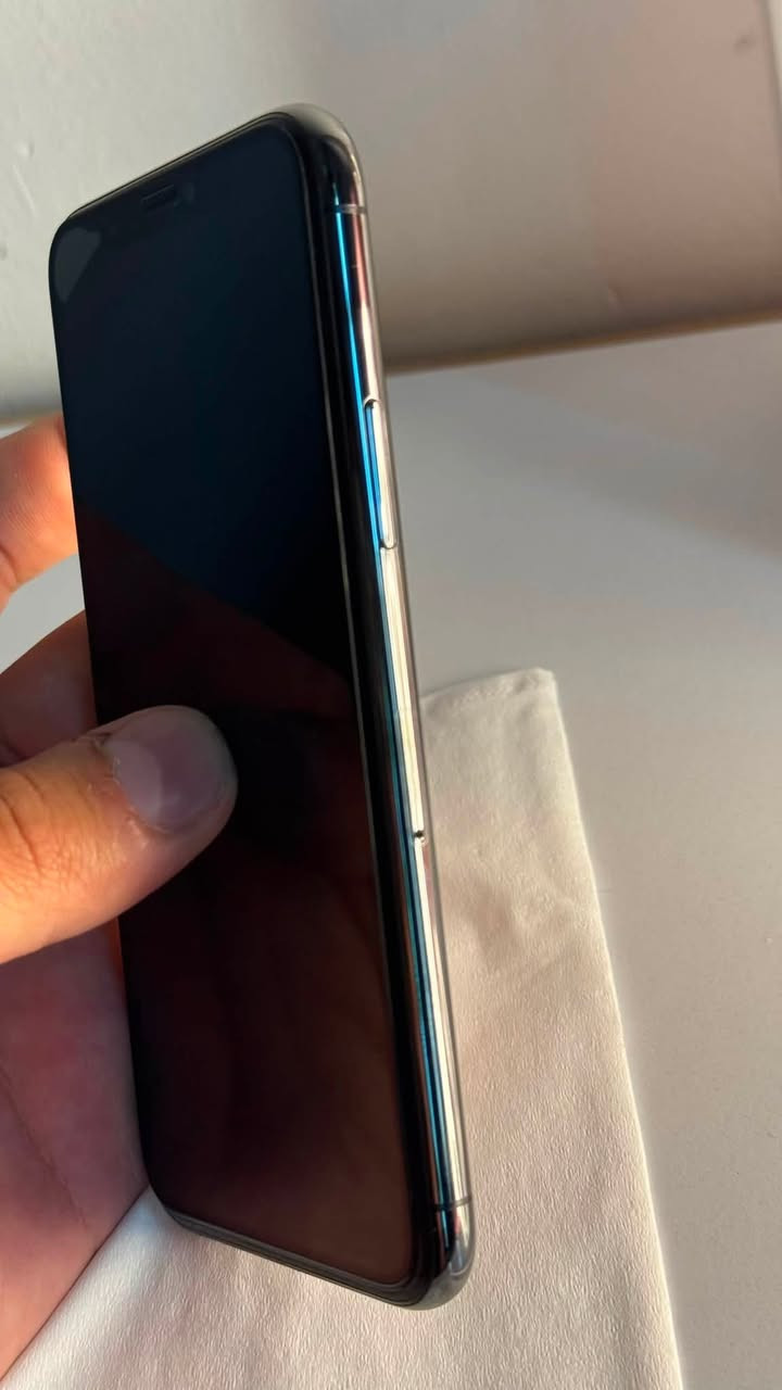 iPhone 11 pro
نظيف جدأ
لامفتوح ولا مبدل بي شي
كلشي بلادي 
ذاكرة 256 
بطاريه 71 بلادي مالتها 
شواصي كلش نظيفات
كارتونه مالته همات وياه
لون اسود
مكاني اربيل


**إذا كنت صاحب هذا الإعلان وتريد حذفه لأي سبب، رجاءا أرسل رسالة إلى الدعم الفني**