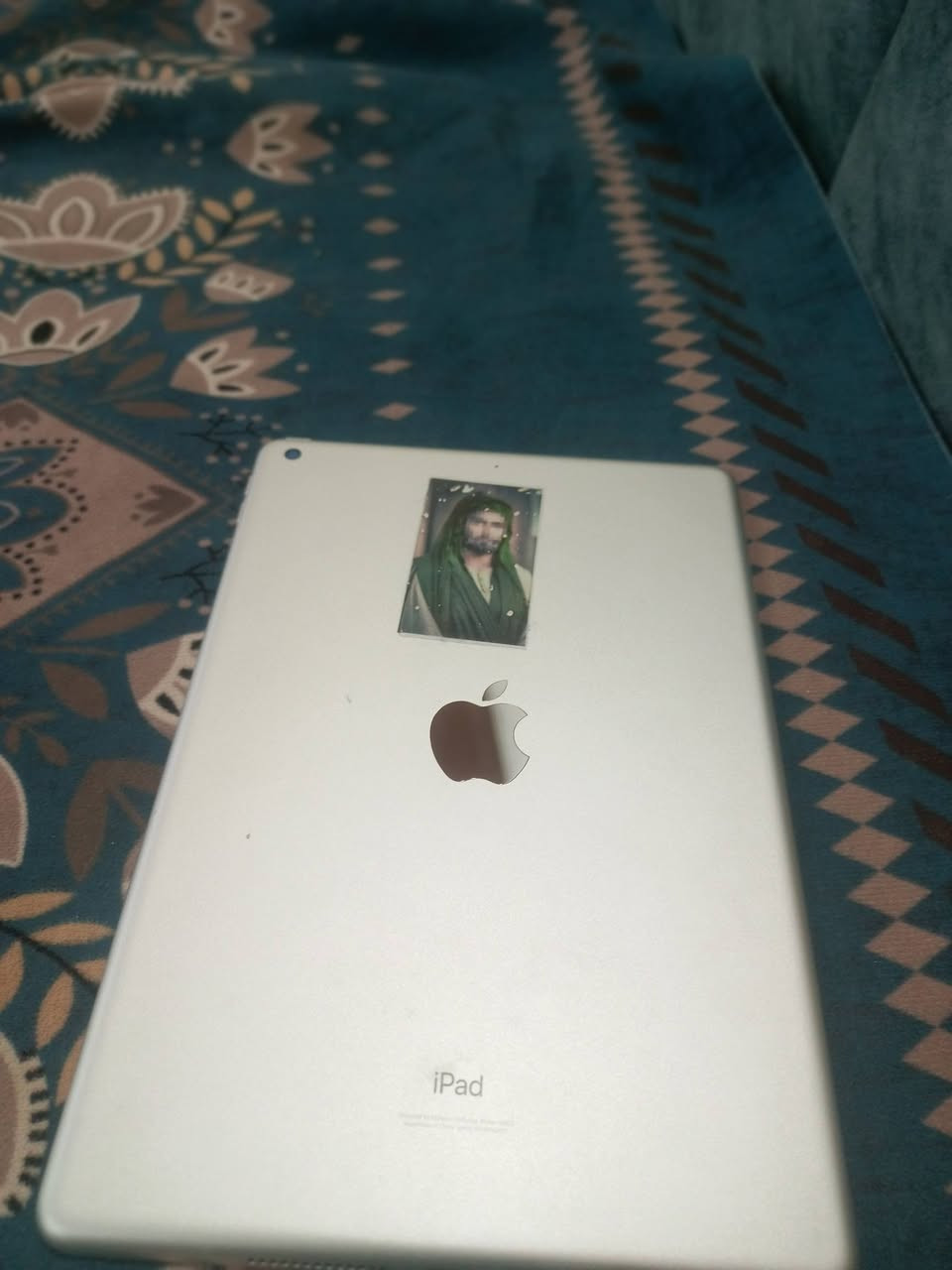 سلام عليكم 
ايباد 9 
نضافه 100٪
امرواس بايفون 13 او الترا 
وانطي فرق 
***********
