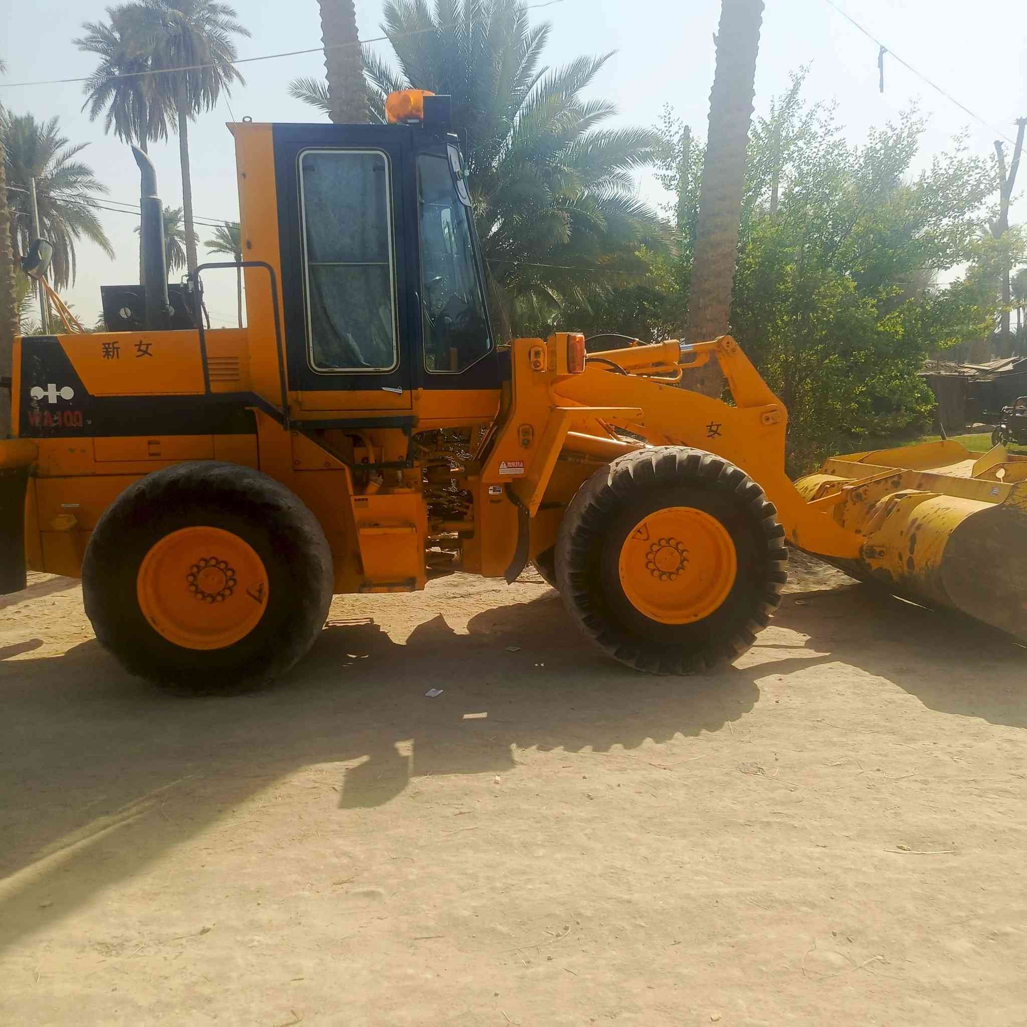 شفل كوماتسو100 للبيع دخول جديد مكينه ٦ كفاله سعر ٣٣٥ ***********
