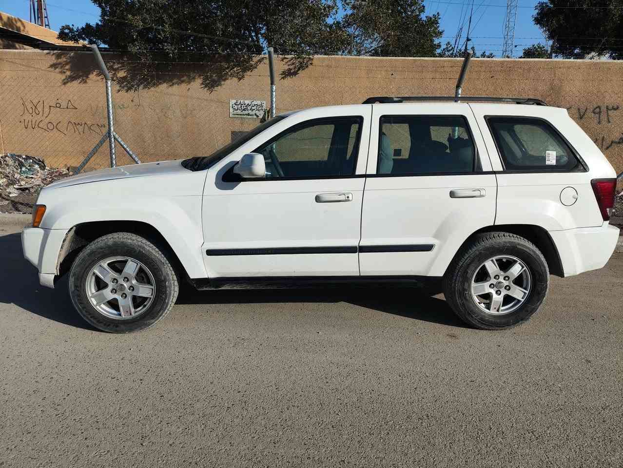 جيب لاريدو 2007 نص فول بيه كم قطعه صبغ ابيعلك حزام كفاله من الكلبه والجفيه سياره نظيفه ماشيه 182الف كير ومكينه كفاله جاهزه السيارةةة
مواصفات: 
كشنات كهرباء 
تحكمات ستيرن
كامره خلفيه
شاشه
فور ويل
سعره 76 وبيه مجال بسيط
باقي المواصفات معروفه هذا الرقم للاستفسار ***********
