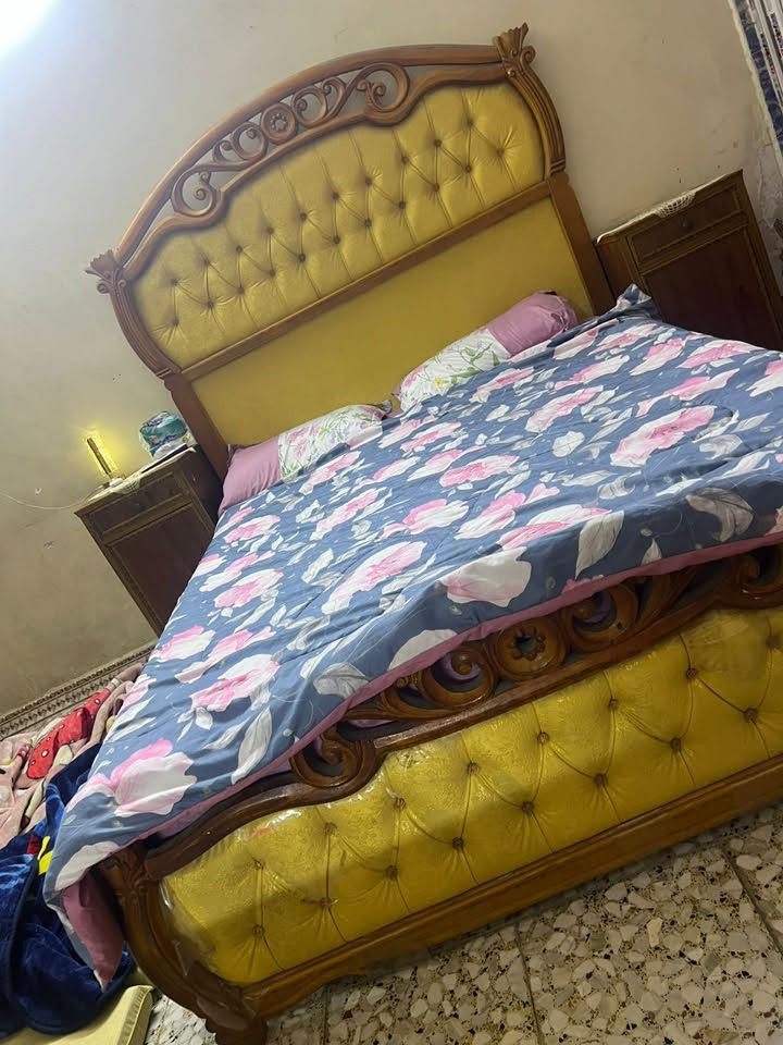 سلام عليكم غرفه صاج للبيع سعره ٤٥٠ +زاريه موجود مكان دوره ابودشير ***********
