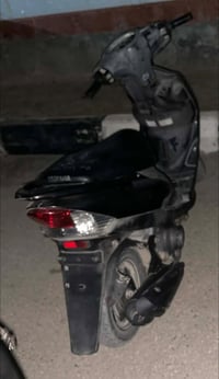 ماكس عدلة • معدل • مكاتبه