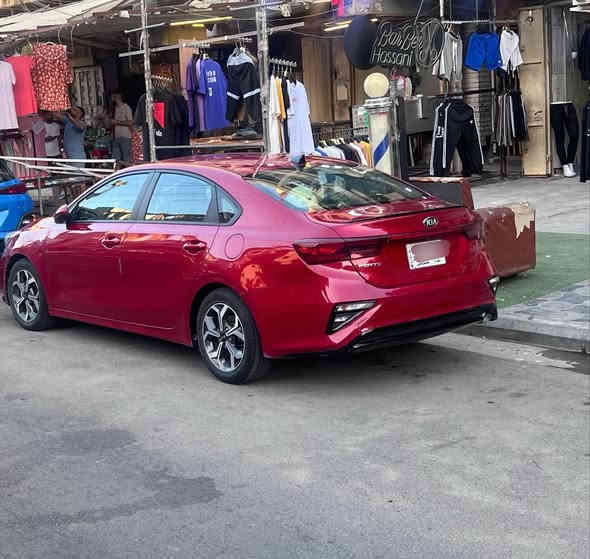 كيا فورتي موديل ٢٠٢١ وارد أمريكي
محرك ٢٠٠٠ دوش
مواصفات السيارة
رادار قيادة
رادار توقف ذاتي
شاشة كبيرة لمس
كامرة دوارة
نظام كار بلي وايفاي
فول تحكمات ستيرن جهتين
مانع انزلاق
السيارة شاديلها براد للكير 
نظام تحديد المسار
٣ انظمه قيادة 
كروس تثبيت سرعه 
 رقم بغداد باسمي ماشية ٤٢ الف قابل للزيادة حادث دعامية إماميه وصور حادث  مرفقه، بدون ايرباك عندي صارت طخه بالدعاميه الخلفيه، السعر ١٣٥$ بيها مجال للطيبين سياره نظيفة الحمدلله صارلها عندي ٣ سنوات ما داخله اي تصليح  الله شاهد غير الإدامة ع أيدي.الشراي يتصل ***********
