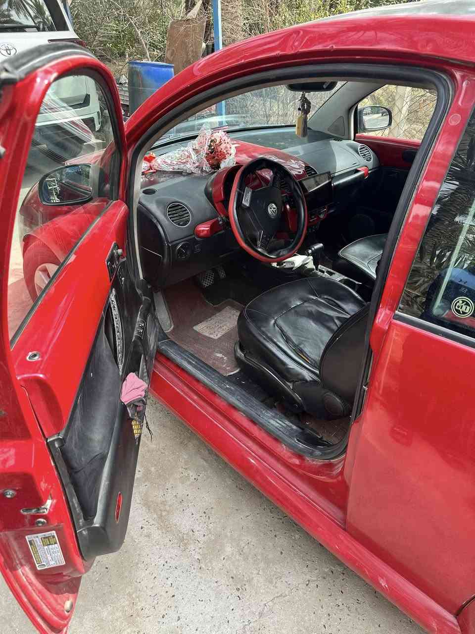 السلام عليكم  للبيع سياره بيتل موديل 2009 لون احمر رقم بغداد  فول مواصفات تحكم ستيرن فتحه بالقماره تدفئه بالكشنات مانع انزلاق حادثها قطعتين الجاملغات رش بدون دواخل الإيرباكات سليمه السعر 75 وبيها مجال مكاني كربلاء قضاء الحسينيه استفسار اكثر ***********
