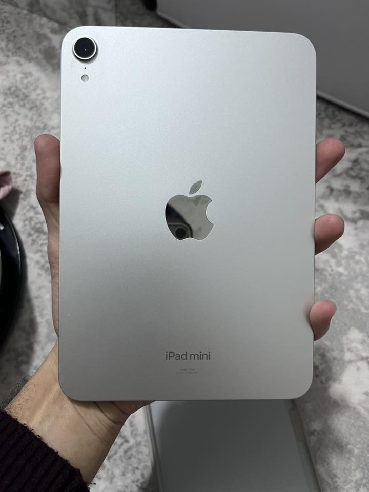 ميني 7
ذاكرة 128

بطارية 100

عدد دورات شحن 75

مرارس ويه ايباد برو M2 او M4  وانطي فرق

***********
