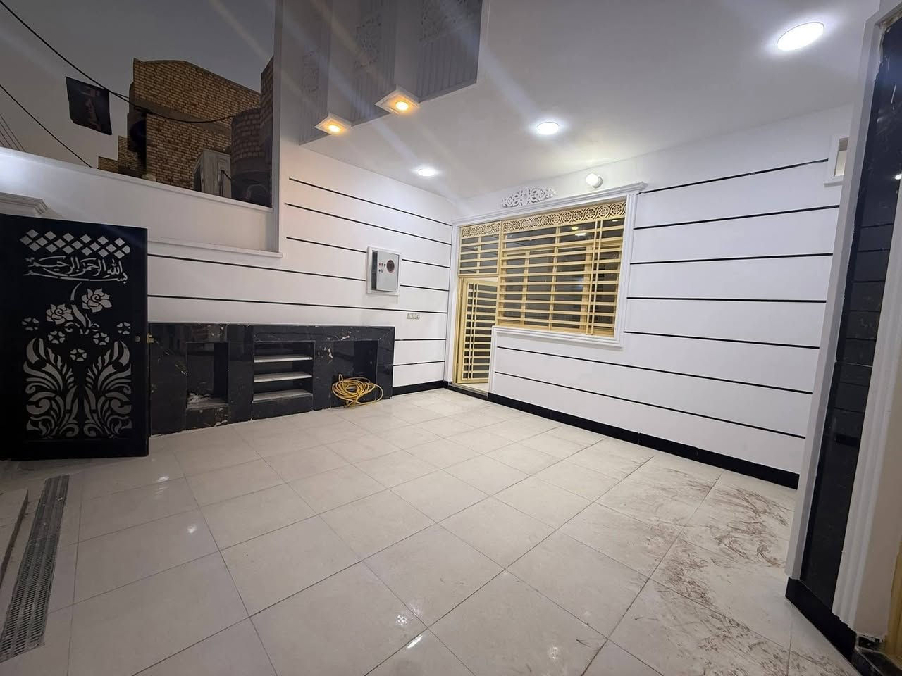 دار ٢٠٠م جاهز للسكن حي نهاوند خلف البطاقه الوطنيه شغل راقي بناء حديث طابق واحد
للاسنفسار ***********
