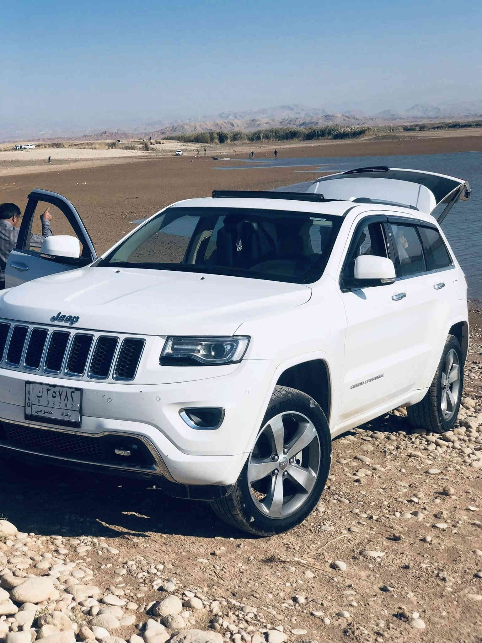 جيب اوفرلاند مكفولة  2014
 خليجي وكاله العرصات 2014 لمتد 4x4 فول موصفات 1/1 

حجم المحرك : 6سلندر 3600  
*ماشيه 140 .كم  شرط الفحص 

ماوس وضعيات قياده الفور ويل 
جكات 3وضعيات
* بانوراما
*غرفه السياره عسلي جلد 
*اناره ترحيب 
بصمه دخول ذكي
*صندوق كهربائي 
*شاشه كبيرة 8.4
*كشنات الاماميه كهربائي 
*خزن وضع المقاعد والستيرن 
*ويل حجم  18
هوك امامي خلفي
*شفتات ستيرن 
* كاميرا خلفية 
* حساسات خلفية وامامية 
*دبل كزوز 
* مرايا متحركه عند الرجوع للخلف  
*تعتيم مريا 
*ستيرن كهربائي متحرك  
داخل عسلي 
* كشنات تدفئة امامي وخلفي 
* كشنات امامي تبريد 
* ستيرن تدفئة   
* لد امامي لايت زنون
*زراك لايت
* سستم صوت ٩ سماعات دمام خلفي 
* اشارات مرايا 
*كير طيارة 8 نمر 
* تحكمات ستيرن فول
* تدفئة مرايا جانبيه 
رقم بغداد مشروع وطني 
السياره جديده 
تخم تاير 
صدر جديد 

بيع فقط اعتذر عن المروس

السعر 258 وبيها مجال بسيط

مكان السياره بغداد الجديدة 

***********
