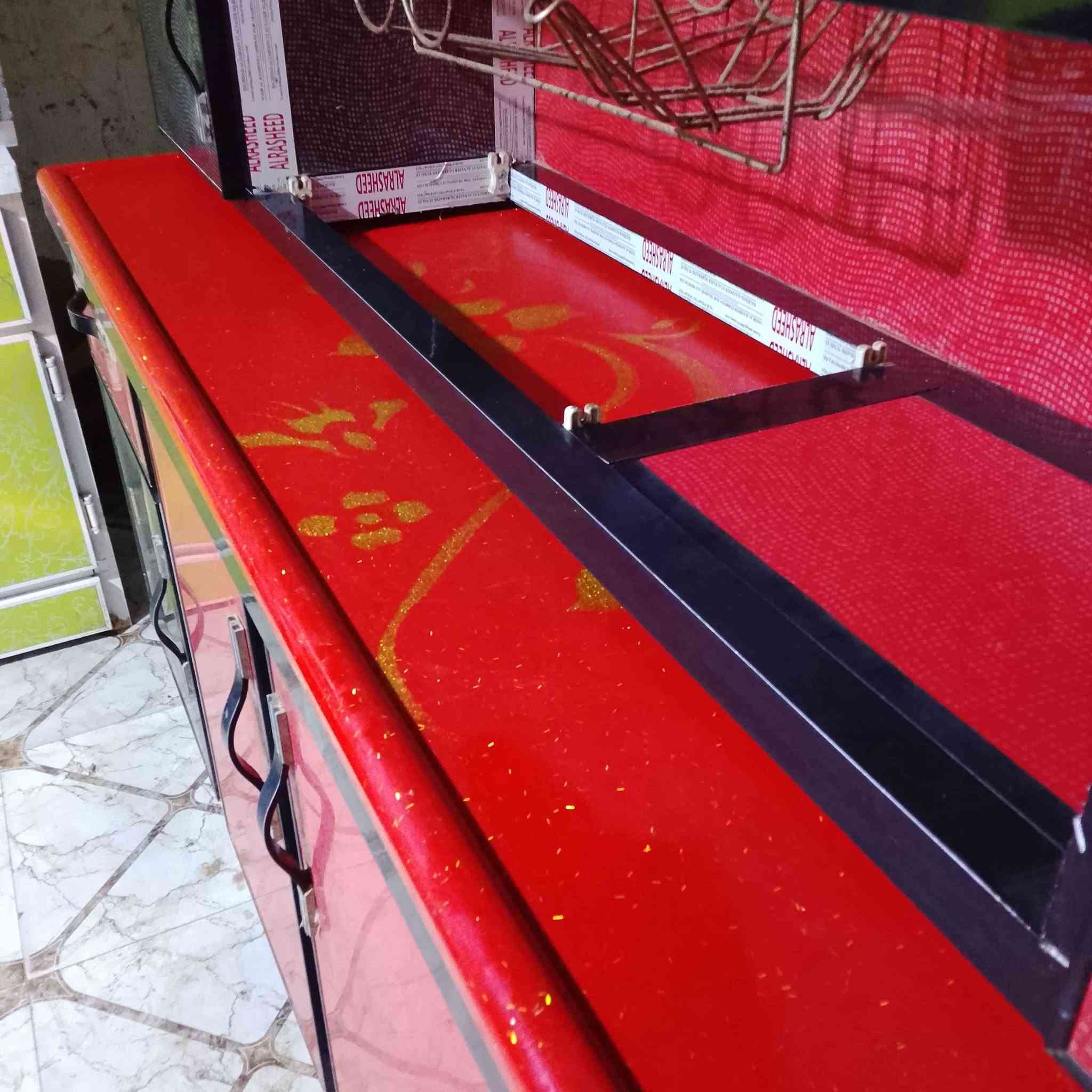 البيع  كاونترات اخو الجديد  2 متر  احمر  ثقيل مرمر  مبطن   سعر 325 + كاونتر   2 متر   سعر 250 / العنوان بصرة تاميم  للاستفسار   ‏‪***********‬‏  وتساب / وتصال*********** البصرة, العراق
