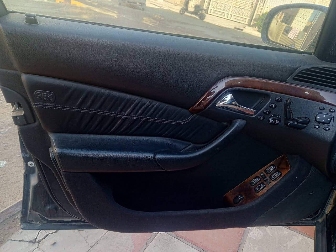 غواصه موديل 2000 محرك 320 سيارة صبغ جمالية فقط نظام جوبلس سيارة جاهزهه كير مكينه مكفولات تبريد شغال بيع او مراوس حسب القناعة للاتصال*********** السعر 115 وبيه مجال للشراي
