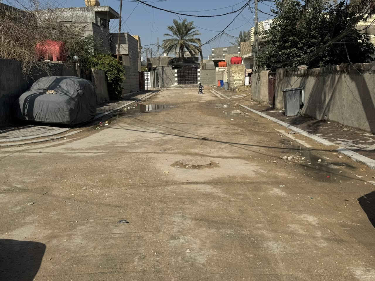 على بركة الله 
قطعة أرض طابو زراعي سند 25 المساحه 300م ركن شارع 10 م
                 العنوان طويريج حي الجمعية 
           للأستفسار اتصال ***********
