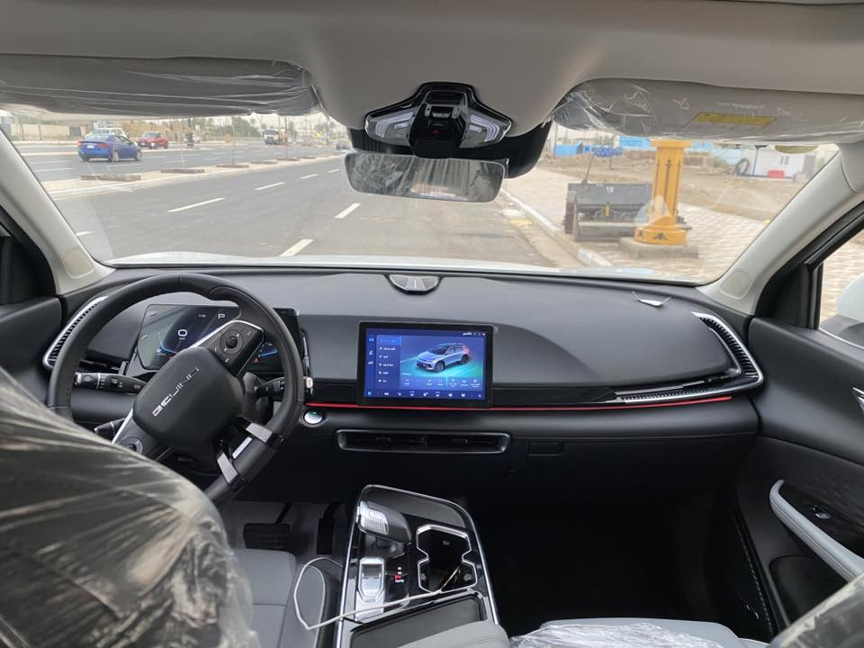 بايك X55 موديل 2025 - بحالة الوكالة
للبيع سيارة BAIC X55 موديل 2025، سيارة تجمع بين القوة اليابانية والتكنولوجيا الحديثة، بحالة ممتازة جداً.
 المحرك والجير: محرك 1500 Turbo، مع منظومة كير ومحرك (ميتسوبيشي ياباني) لأداء عالي واعتمادية.
 الممشى:١٠٠زيرو كيلومتر فقط.
 أنظمة القيادة: مزودة بـ 4 أنظمة قيادة مختلفة تناسب جميع الطرق.
 الضمان: السيارة تحت ضمان الشركة لمدة 6 سنوات (راحة بال كاملة).
 الوضعية القانونية: السيارة حرة وباسمي.
السيارة نظيفة جداً وجاهزة للاستخدام البارحه اشتريتها 
للاستفسار والتواصل :
📞0770 323 0398_ ‭٠٧٨٢ ٢٣٩ ٠١٨٠‬
