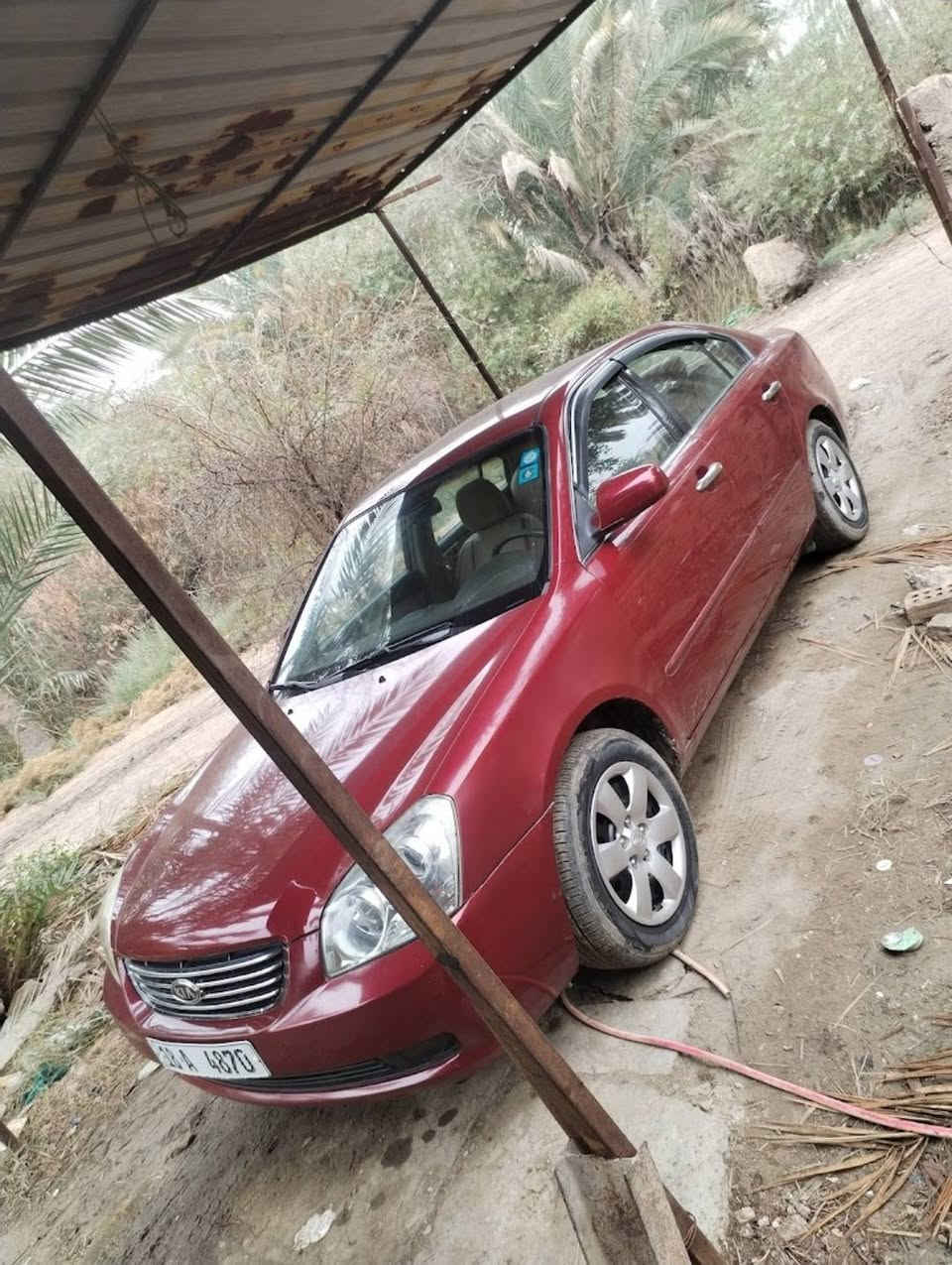 شعندك سنتافي اَو سورنتو  2010
2012 لون اسود فقط اريد مراوس وطي فرق اوبتمه 2007 بسمي مكاني طويريج *********** سعرها 95
