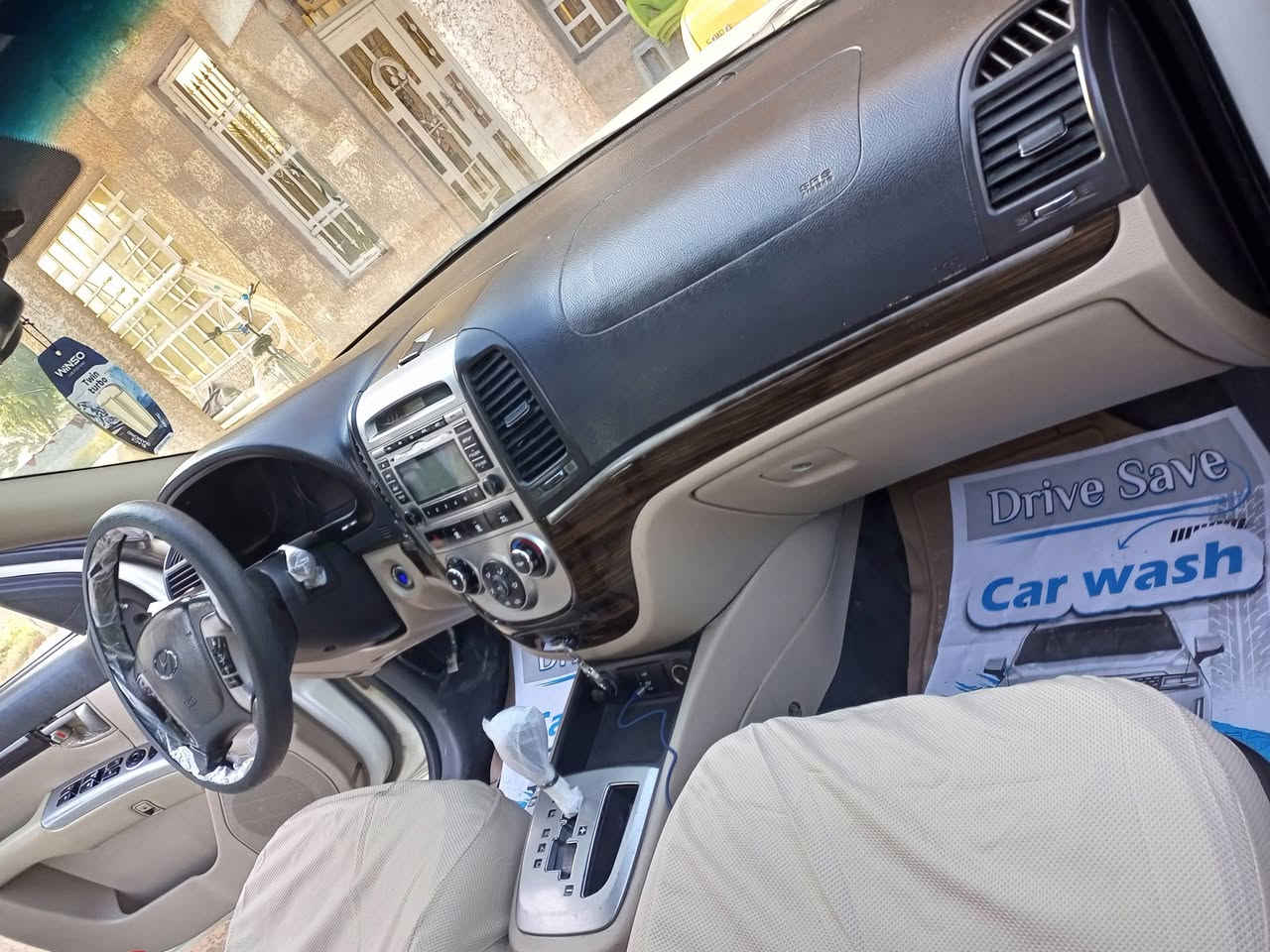 سنتافي موديل 2012 سياره جديده بيه صبغ بقبق لجنطه يم رقم فقط سياره كير مكينه صدر تخم  تاير جديد كله  كفاله عامه رقم بغداد جديد بسمي فول مواصفات 1 عله 1 سعر 160 وبيه مجال ويل فراشه مكاني بغداد جسر ديالى جديد ***********
