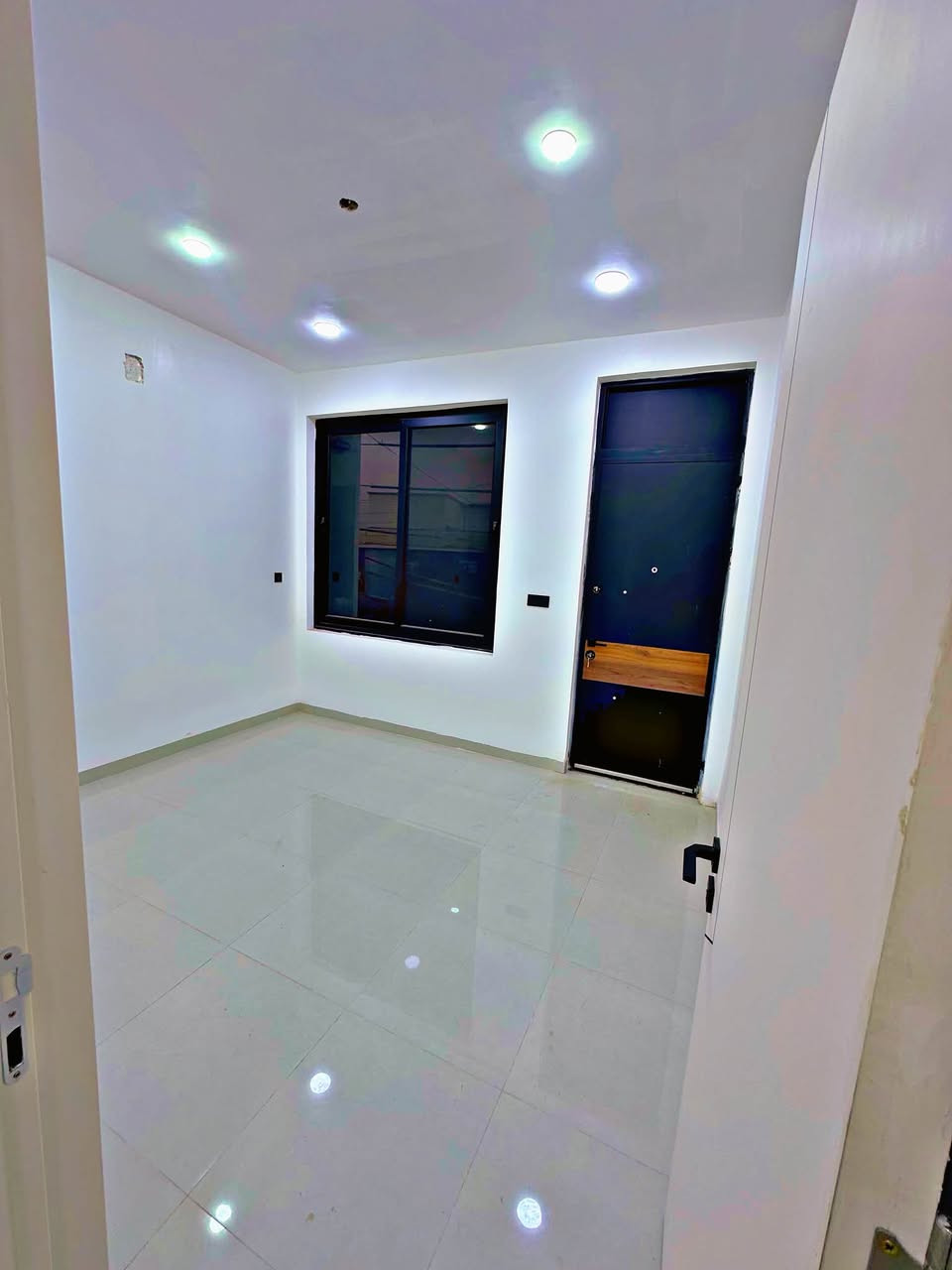 🏡 للبيع – بيت مميز في الغزالية

📐 المساحة: 60 متر
🛏️ 4 غرف نوم
🚿 3 صحيات
🛣️ شارع 15 متر
🏗️ بناء من الأساس
📍 الموقع: الغزالية

بيت مرتب وموقعه مميز، مناسب للسكن وبسعر مناسب.

📞 للاستفسار والحجز:
***********
***********
 #الغزالية #بغداد #العراق 
#بغداد_الغزالية #عقارات #عقارات_بغداد 
#عقارات_نجمة_الغزالية #فتوح_للعقار #فتوح 
#شارع_مدير_الامن #الكفاءات  #البداله #الزاويه 
#الهياكل #المنصور
