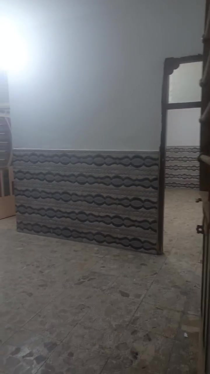 🏫 اللايجار شقه ارضيه 

نضيفه كلش 🏫✅

✅ يحتوى على

1️⃣ صاللاء كبيرة

2️⃣ غرفتين نوم ✅
3️⃣ وخدمات 
4️⃣ مطبخ كبير 

🥇 الشعب نهايت شارع الصحة 

🔒 ايجاره 350

جاسم الدراجي 
📱***********

حيدر الزبيدي 
📱***********
