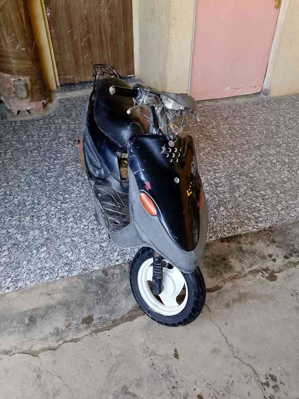 السلام عليكم دراجة بيجي للبيع شغالة سلف هندر نكرة مكينة خير من الله مفتوح السعر 175 وبيها مجال ***********
