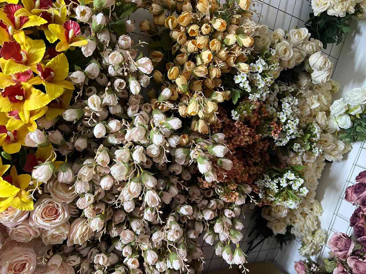 تصفية محل الورد نوعية ممتازة الاسعار من الف الى ٣ الف للباقة  للطلب راسلوا  الرقم***********
