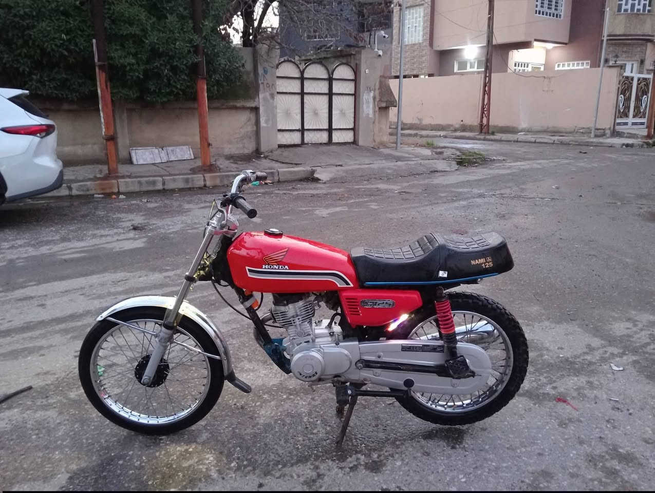 السلام عليكم ماطور انتنس موديل 24 مكينه شرط خرسه لاصوت ولا شي مبدل ولفات فقط تحريكه ومعدل تشلع الكاع لايت شغال نشرات شغاله السعر 424 وبي مجال شراي خاص او انتصل مكاني ايسر حي البكر ***********
