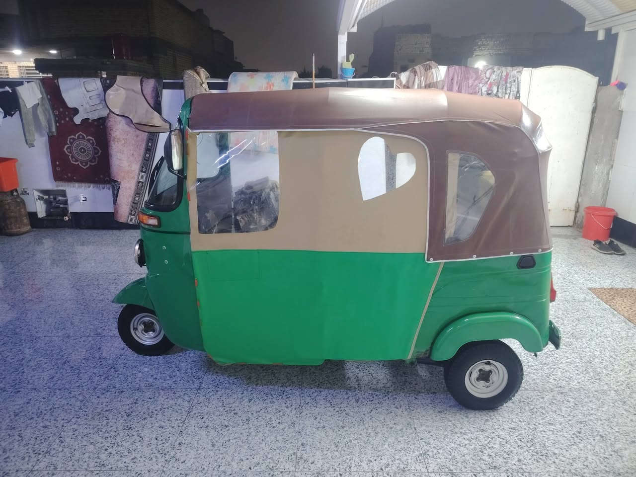 السلام عليكم للبيع تكتك ٢٢ اوراق مكينه مفتوحه مكلف بالنشر ***********
