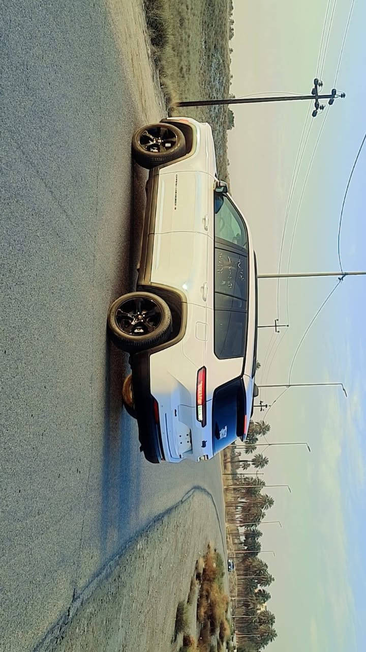 جيب كراند شيروكي لمتد L
موديل 2024 فوول مواصفات 
للبيع بدون أرقام. صور الحادث مرفقه 
تم استبدال بابين الجهة اليمنه أبواب مال كصة أصلية. 
تم استبدال طبله التاير الخلفي. 
السيارة جديده.
المكان_ بابل
السعر ٣٣٥ ورقة .
***********
