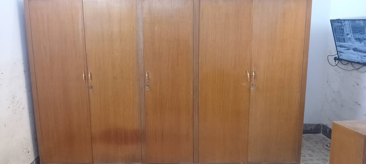 كنتور مستعمل خمس بوب صاج داخل وخارج
بسعر مناسب *********** /***********
  ابو غريب الحصوه
