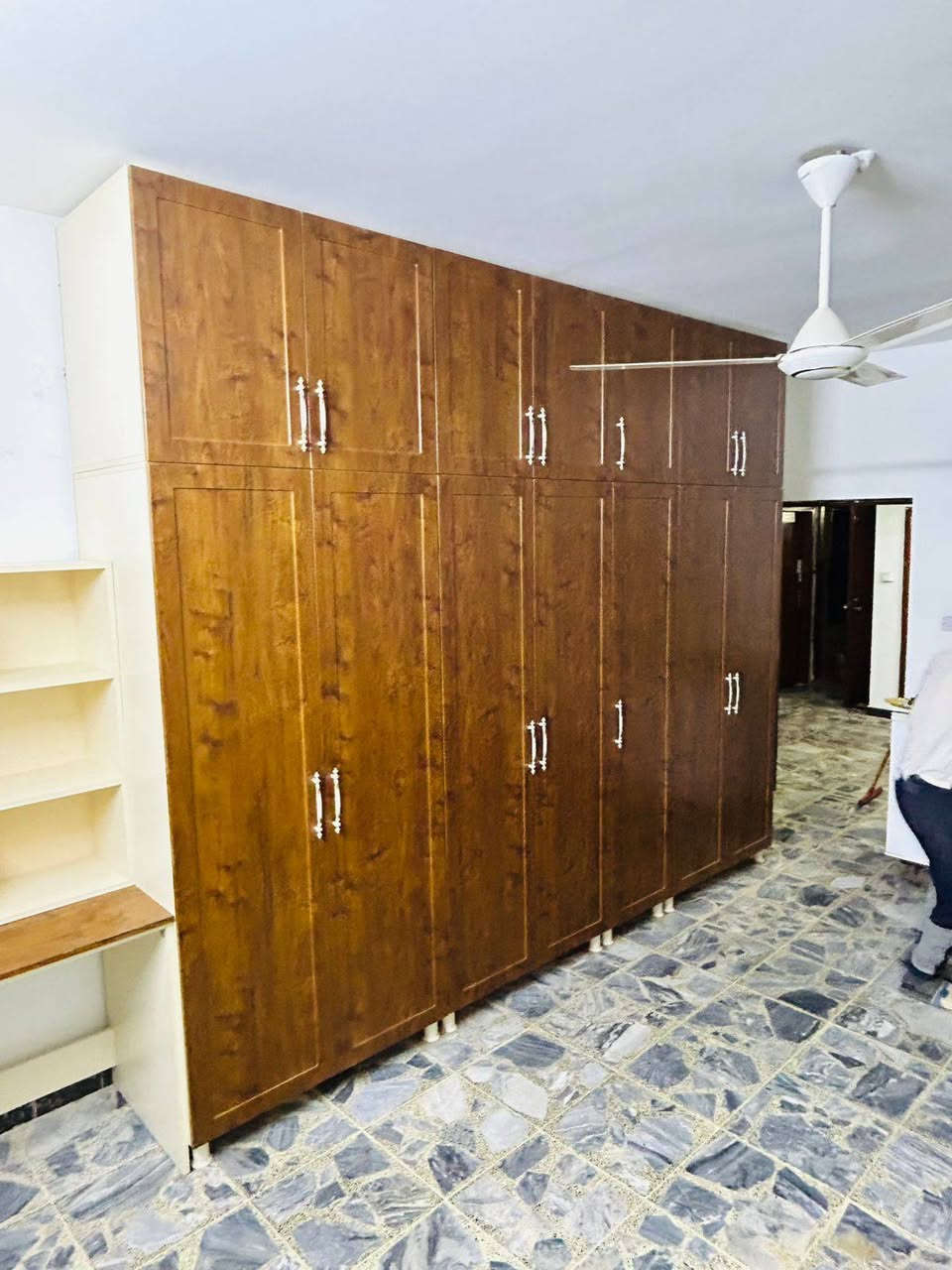 معمل نجارة الايهم 
تم تسليم طلب احد الزبائن في حي العدل
حسب الطلب والقياس
غرفة نوم كنتور 7 باب ملخق داخل MDF الوجة HDF
 ميز مكتبة دراسة مع جرباية نفر حسب الطلب مع كومدي وميز مراية حسب الطلب
للستفسار مراسلة الصفحة او اتصال
***********
***********
عنوان بسماية مقابيل مستشفى الجامعة اللبناني
يوجد خدمة توصيل
