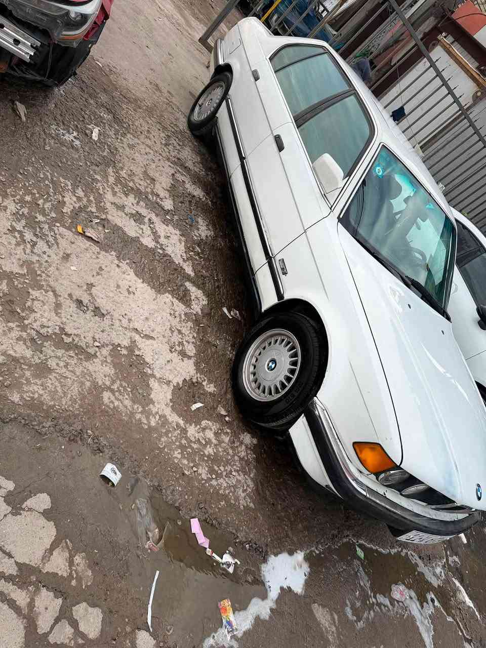 سلام عليكم بيع او مراوس كاسحة او 500.  بي ام  مديل 1992 حجم 740 iL لارج باب طويل فول مواصفات مكينة كير جدد تبريد خير من اللة سلايت شغال الكهربائيات كلها شغالة تخم تاير جديد صدر امامي خلفي جديد باتري جديد السيارة جاهزا على اخر حباية رقم بغداد أنكليزي بسمي 
سعر 55

***********
