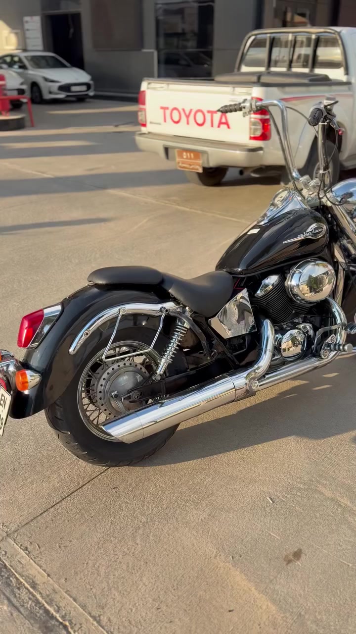 Honda shadow 400cc 
هارلى هوندة شادو دراجة مكفولة كفالة عامة 
محرك ✅
مكينة ✅
كاهرةبايات✅
مكفول تار لى تاير بشةرت 
بنسبة سعر  16$ وةرةقو بي مةجال بسيت 
*********** 
وتساب بى ها
مةكانى بل أربل
