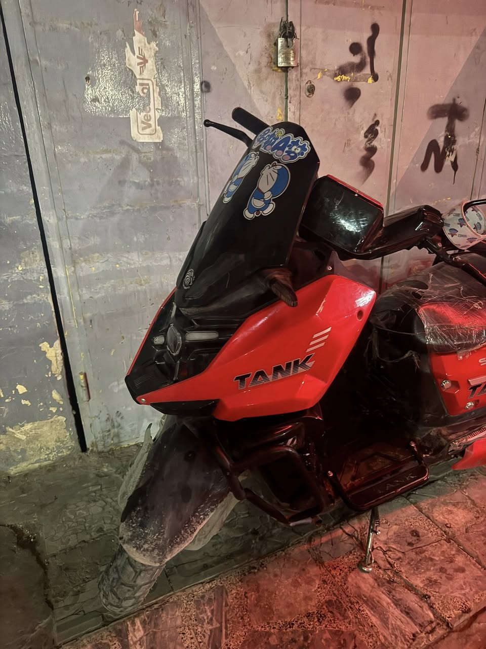 السلام عليكم 
دراجه شحن  اباجي للبيع
موديل 2025
بطاريه جديد قبل اسبوع 
سعر 1100
8بطاريات
***********
