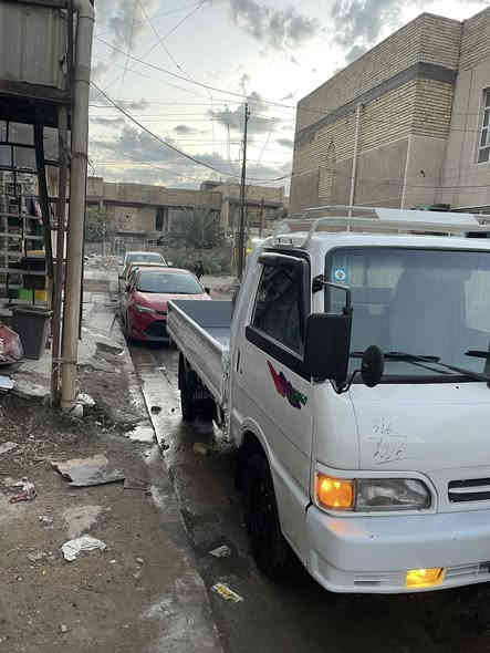 السلام عليكم 
كيا موديل 1995
بسمي الهزه جديده 
رقم إنكليزي تحويل مباشر 
الشاصي نضيف 
ورقم الشاصي شعار مثبت بلسنويه 
تخم تايرات بيها 
المحرك بدون تبخير ولا تنقيص نضيف 
مابيها اي  حادث مصبوغه للجماليه فقط 
دوشمه جديده 
باتري جديد 
السياره جاهزه من كل النواحي 
السعر 55 وبيها مجال قليل 
المكان بغداد العبيدي شارع يوسف 
الاتصال على الرقم ***********
موجود بي وات ساب
