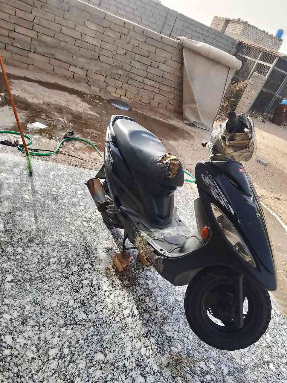 جي4.دراجه توهه مجفته قبل 5ايام. كلهه شغاله من الطول لطول تواير جدد. الدراجه نهضه ومعدل. مستعجل ابيعته بس الشراي يخابر رجان. السعر350وبيهه مجال بصيط. ***********.ناصريه مركز
