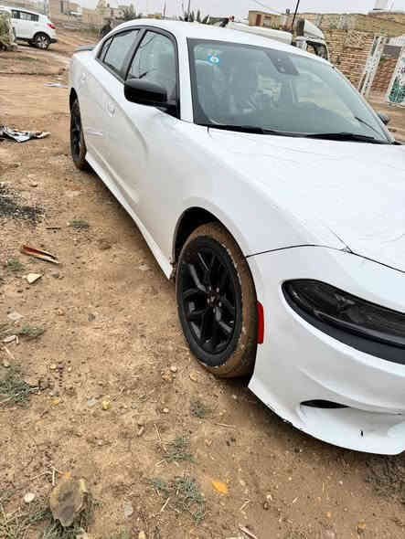 جارجر موديل 22 gt خليجي بيه بنيد وجاملغ فول مواصفات ماعدا الفتحه تشغيل عن بعد كشن حاضن سعره 237 مكان السياره العماره ***********
