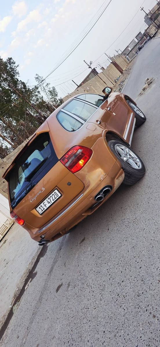 بورش الماني فول 1 +1 مواصفات فور ويل اكسل  مديل 2009  مكفوله من ظرر او صبغ 
رقم انكليزي بسمي 
كير محرك مكفول تبريد شغال  
3قطع وكل جهه تحكم بمستوى درجه حراره تبريد تتفئه شغاله صدر خلفي ومامي كله جديد 
تخم تاير  بصمه تشغيل ابواب بصمه تشغيل عن بعد رمونت سنتر لوك اناره داخليه وخارجيه جهاز انذار سرقه بانواما تحكم ستيرن شفتات     
4 جهات شغال تحكم مري كهرباء شفط اناره  هيترات  قلاب ويا بك كشنات كهرباء وتتفئه  وتبريد  وخزن كشنات خلفيه كهرباء تتفئه هيترات بل كشنات.
ستيرن تدفئه تبريد
جنطه كهرباء عل رمونت مسجل شاشه لمس بلوتوث ماوس اواكس GBS شغال  نضام صوت فتاك 9 سماعات  دمام خلفي بسبير بلاد  جنجر ٦ اقراص 
شاشه اعطال وعداد السياره كله عل شاشه حساسات خلفيه رادار  سياره مرايا داخليه عاكس ضوء 
مانع منعطفات بسرعه 120 كروز سرعه و مانع انزلاق 
سياره بيهه عزل تام - نظام رادار مامي الي بي ميزه التثبيت الاوتماتيكي السرعه بالنسبه السياره الي امامك نظام منع السيارة من النزول عن الرصيف في حالة نوم السائق
- نظام توازن هيدروليكي لتوازن السيارة الاطارات تتحرك والسياره ثابته في الطسات    وارده   لبيع  110 وبيهه مجال او مراوس  عنوان بغداد  مدينه صدر هاذه رقمي***********
