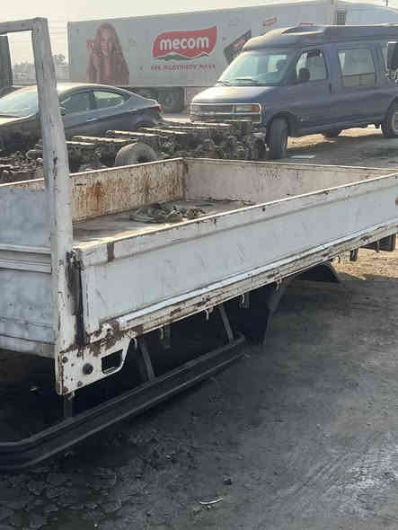 سلام عليكم بدي. لبيع مال كرين يعني قصير نظافه 80 بل ميه مكانه بغداد سعره 10 وبي مجال ***********
