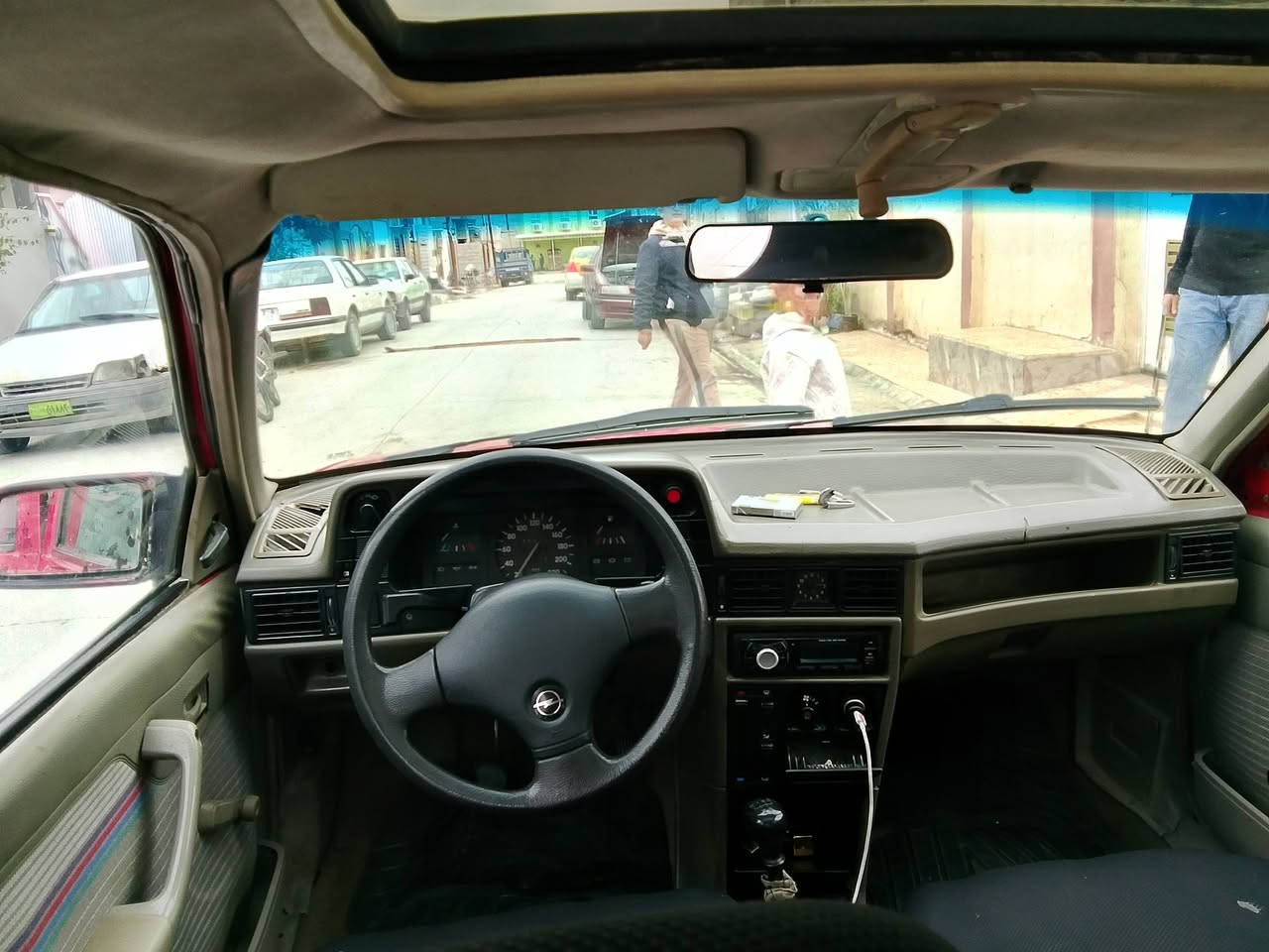 السلام وعليكم كاديت 1991 بدون صبغ.   بدون حادث
سلايت  طخم تايات جداد 
باتري جديد  
كيج بنزين شغال  حماوا  كيلو متر  
السيارا عال بلدي 
طخم كلو جديد 
كابون بيها. 
سنويه 2029
*********** 
سعر28
