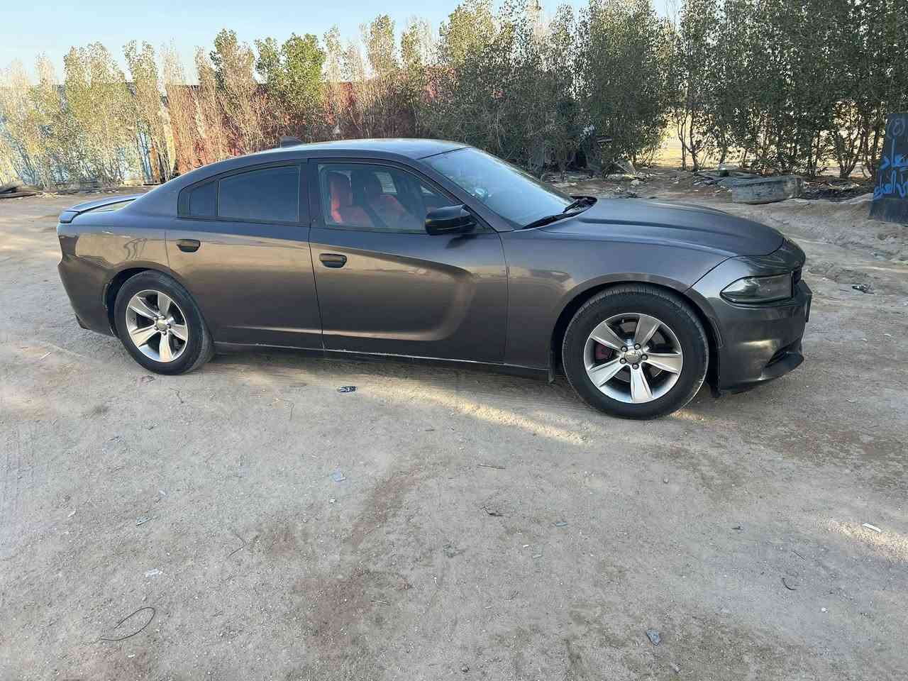 جارجر 2015بغداد  اصل بيها 3قطع صبغ بدون دواخل محرك 3600 حداده تخم تاير جاهزه السعر 150وبيها مجال ***********
